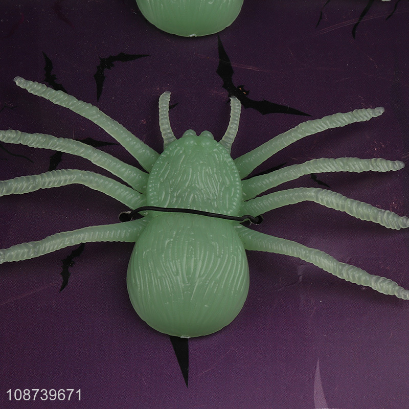 Wholesale realistic glow in the dark fake spiders Halloween trick toys