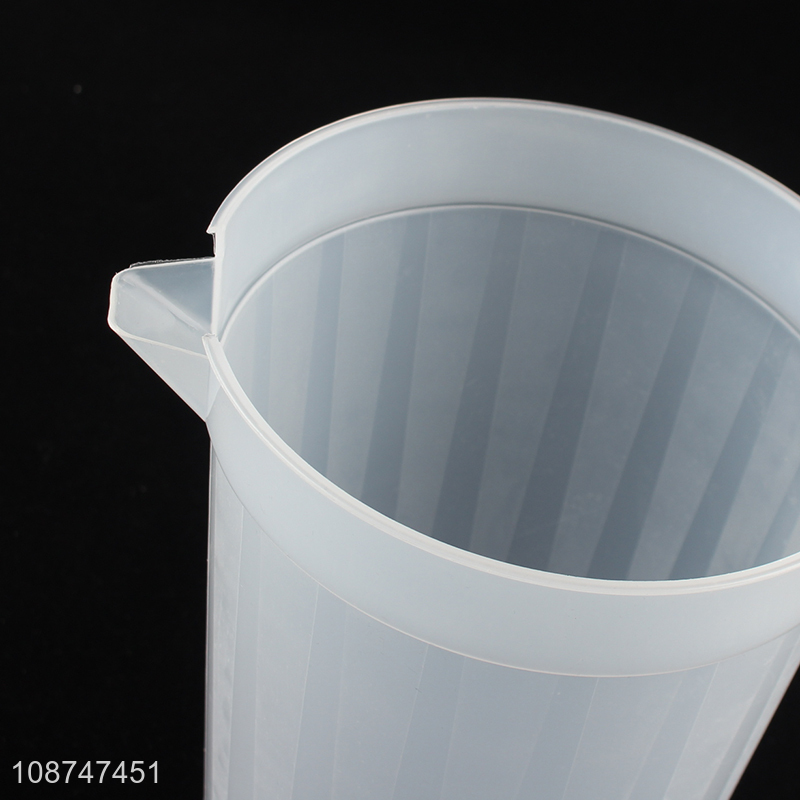 Wholesale large capacity unbreakable food grade plastic water pitcher with lid