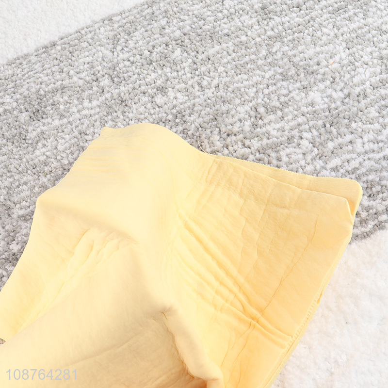 Good quality absorbent chamois towel for car cleaning