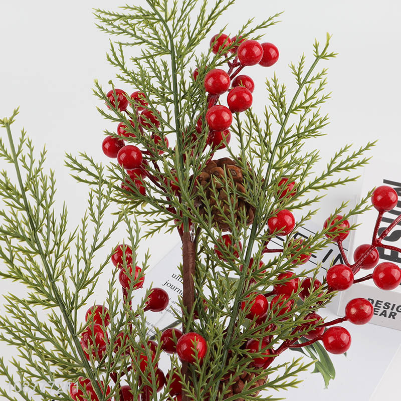 High quality red berries christmas pine needles