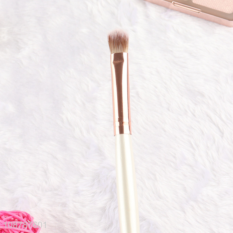 China supplier eyeshadow brush makeup brush