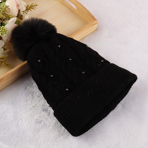 Yiwu market women's <em>winter</em> <em>warm</em> beanie skull cap cuffed <em>hat</em>