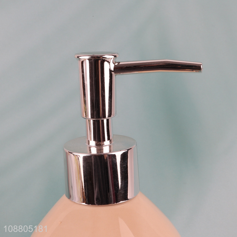 Yiwu market bathroom accessories liquid soap dispenser
