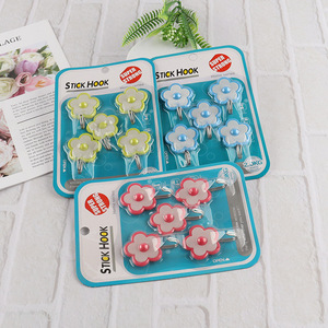 China supplier 5pcs flower shaped utility sticky hooks for hanging