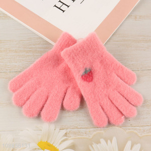 Hot sale winter warm knitted gloves strawberry gloves for kids