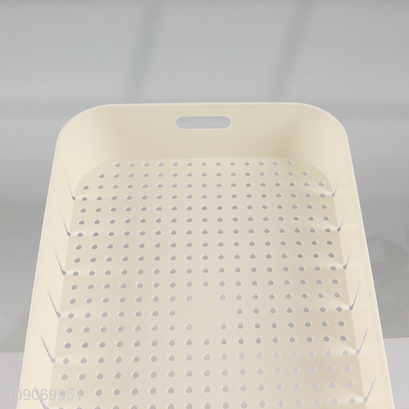 New Arrival Divided Plastic Refrigerator Organizer with 1 Removable Colander