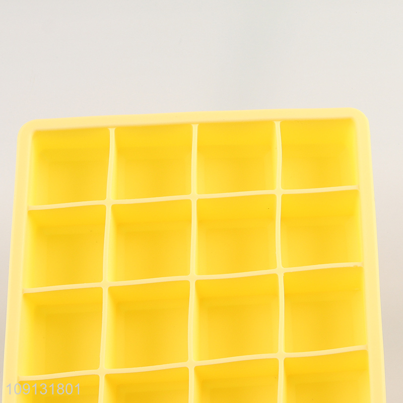 Hot Sale Reusable BPA Free Silicone Ice Cube Tray with Lid for Freezer