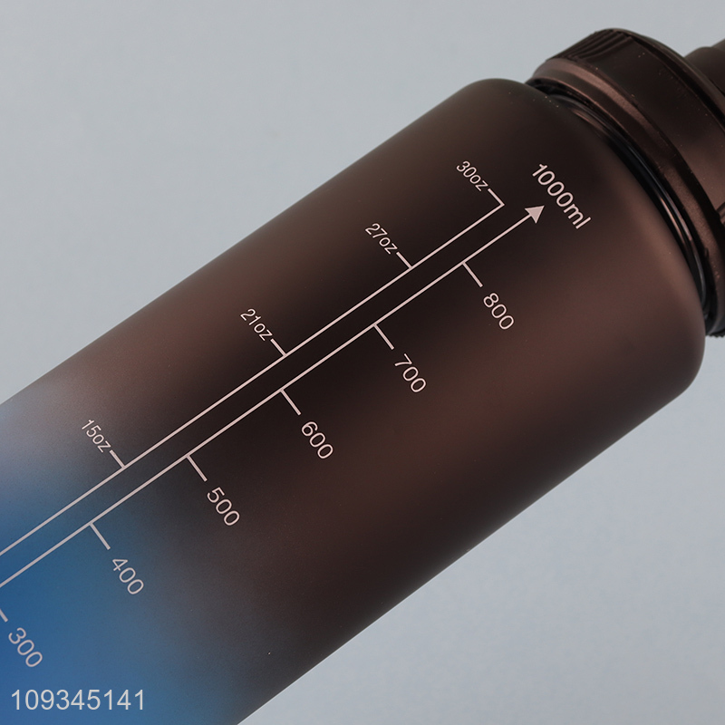 China supplier plastic water bottle sports bottle with straw