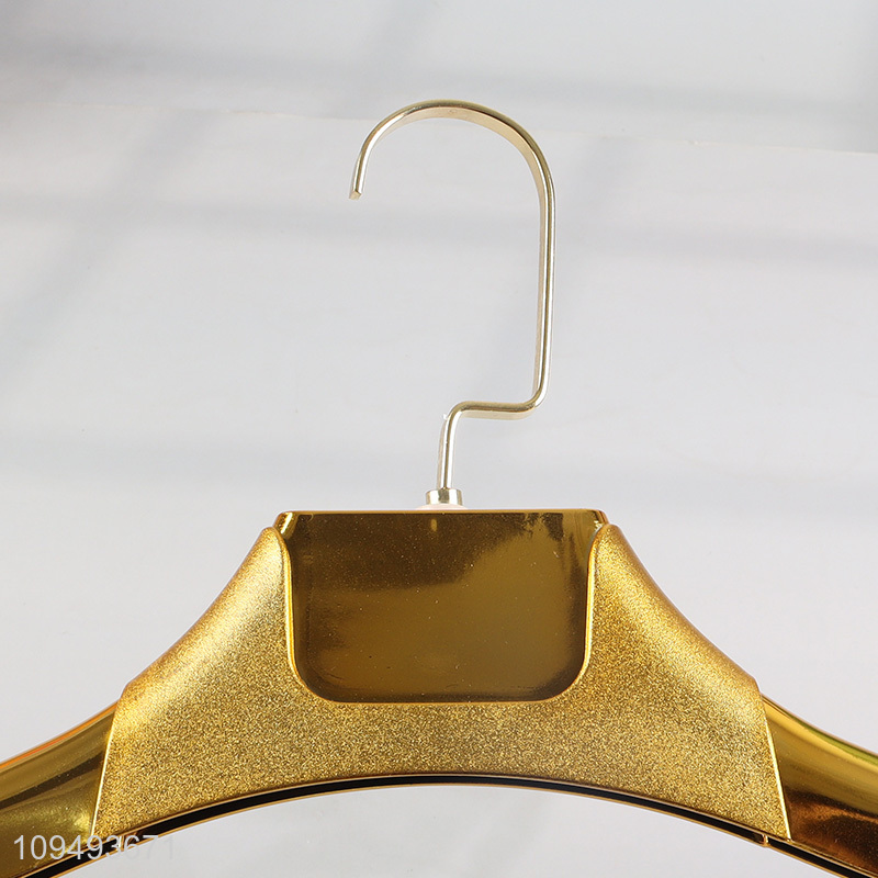 Low price daily use plastic coat hanger clothes hanger