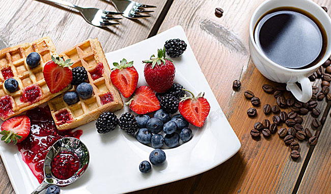 Buy Some Beautiful Fruit Plates for Your Kitchen